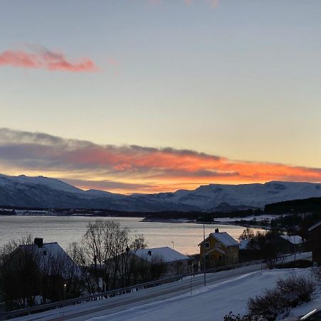 Lyngen, Mackay Appartment, Lyngen Lyngseidet Luaran gambar