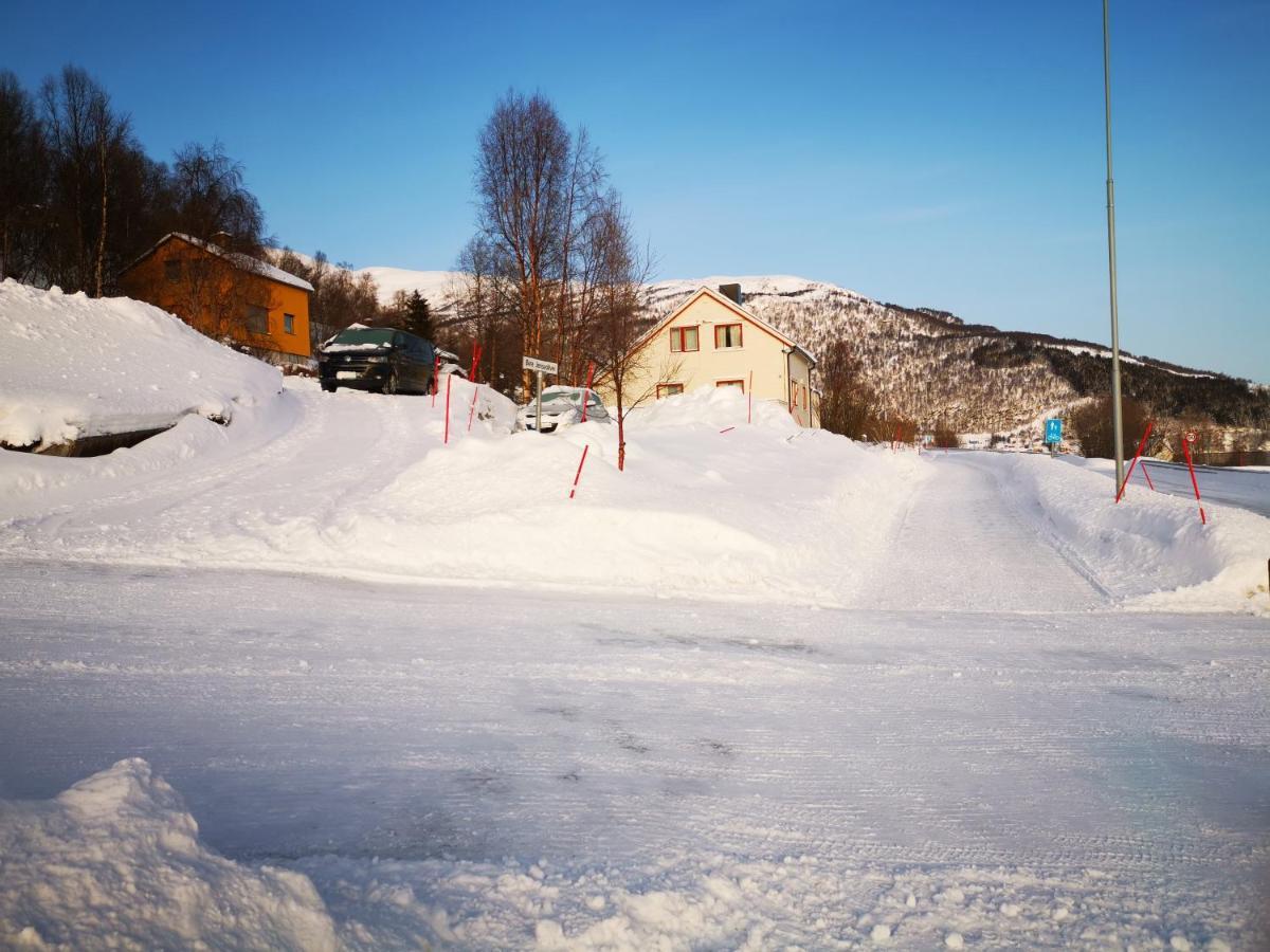 Lyngen, Mackay Appartment, Lyngen Lyngseidet Luaran gambar