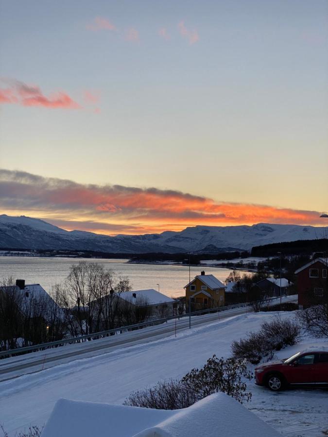 Lyngen, Mackay Appartment, Lyngen Lyngseidet Luaran gambar